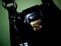 BOLSA VICTOR HUGO VERNIZ PRETA